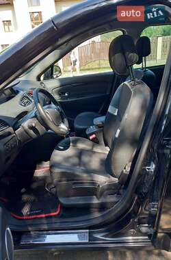 Минивэн Renault Megane Scenic 2012 в 