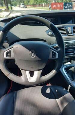 Минивэн Renault Megane Scenic 2012 в 