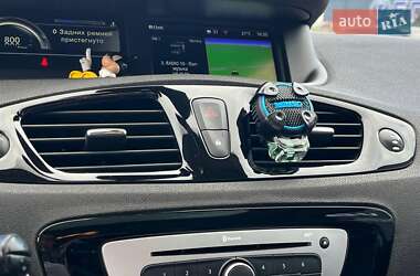 Минивэн Renault Megane Scenic 2014 в 