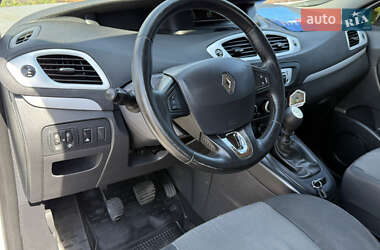 Минивэн Renault Megane Scenic 2014 в 