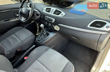 Минивэн Renault Megane Scenic 2014 в 