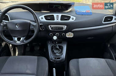 Минивэн Renault Megane Scenic 2014 в 