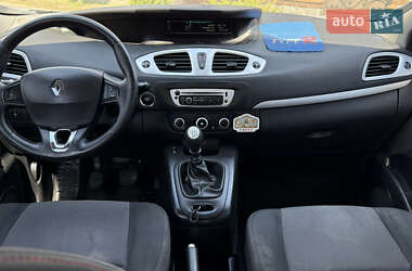 Минивэн Renault Megane Scenic 2014 в 