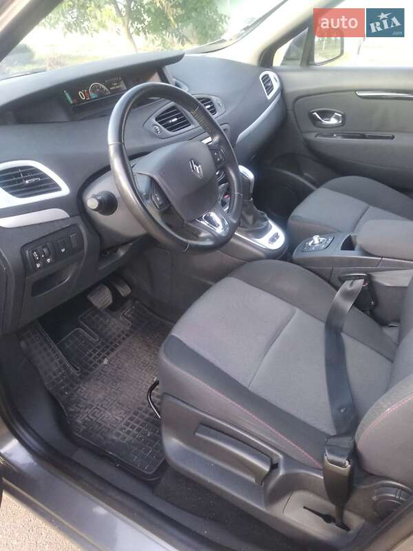 Минивэн Renault Megane Scenic 2014 в Ямполе фото 7 Минивэн Renault Megane Scenic 2014 в Ямполе