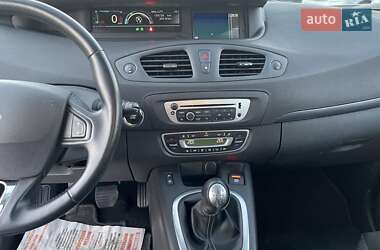 Минивэн Renault Megane Scenic 2015 в 