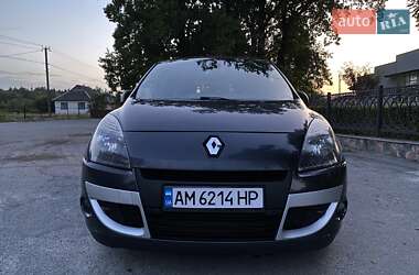 Минивэн Renault Megane Scenic 2010 в 