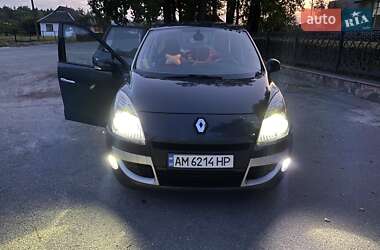 Минивэн Renault Megane Scenic 2010 в 