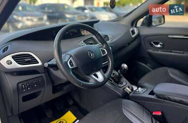 Минивэн Renault Megane Scenic 2012 в 