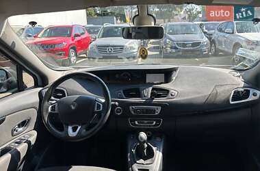 Минивэн Renault Megane Scenic 2012 в 