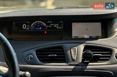 Минивэн Renault Megane Scenic 2012 в 