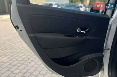 Минивэн Renault Megane Scenic 2012 в 
