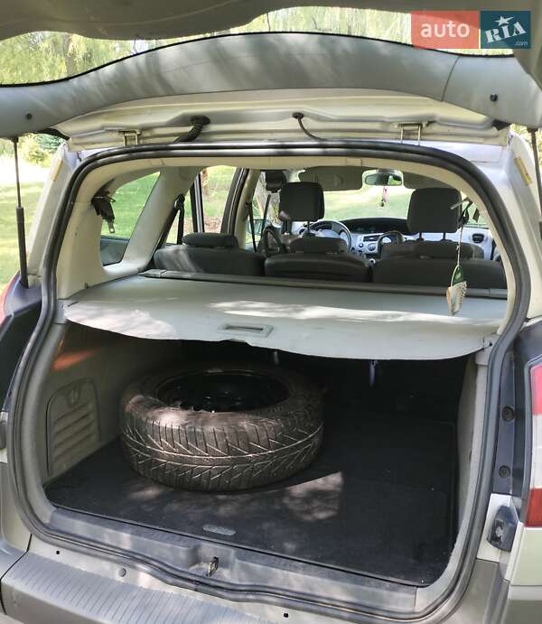 Минивэн Renault Megane Scenic 2006 в Староконстантинове