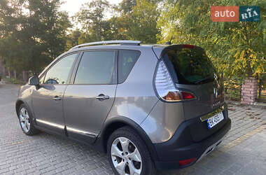 Минивэн Renault Megane Scenic 2013 в 