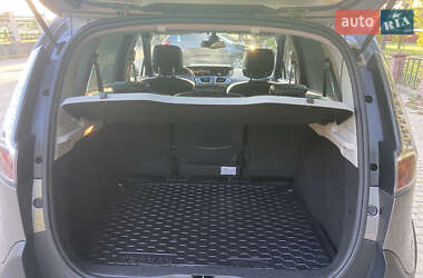 Минивэн Renault Megane Scenic 2013 в 