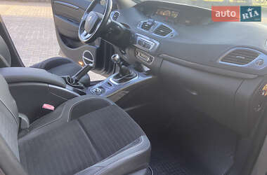 Минивэн Renault Megane Scenic 2013 в 