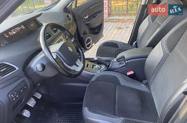 Минивэн Renault Megane Scenic 2013 в 