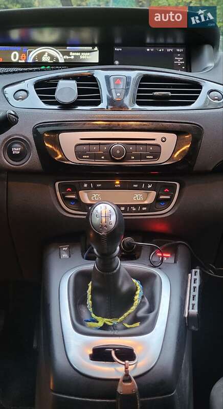 Минивэн Renault Megane Scenic 2016 в Киеве
