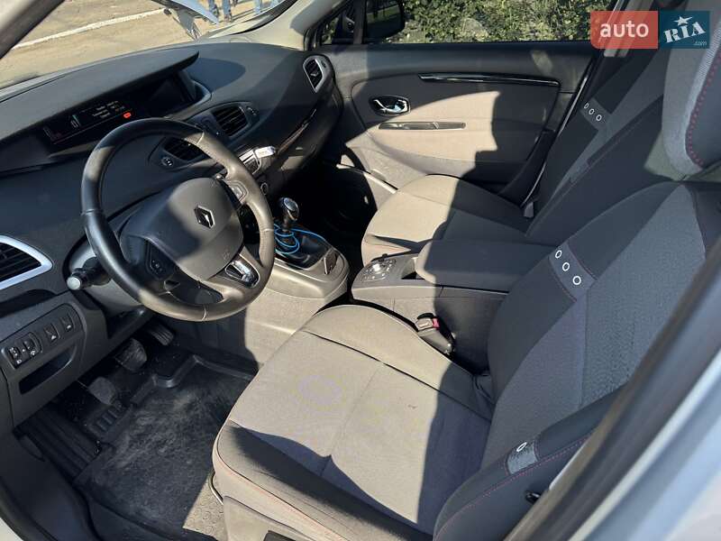 Минивэн Renault Megane Scenic 2013 в Полтаве фото 8 Минивэн Renault Megane Scenic 2013 в Полтаве