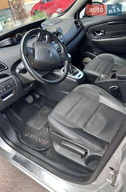 Минивэн Renault Megane Scenic 2015 в 
