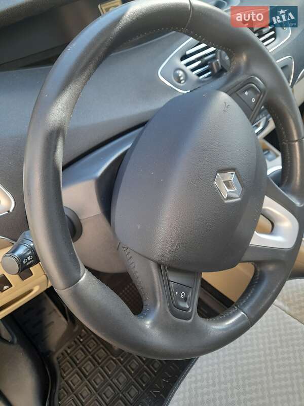 Мінівен Renault Megane Scenic 2011 в Луцьку