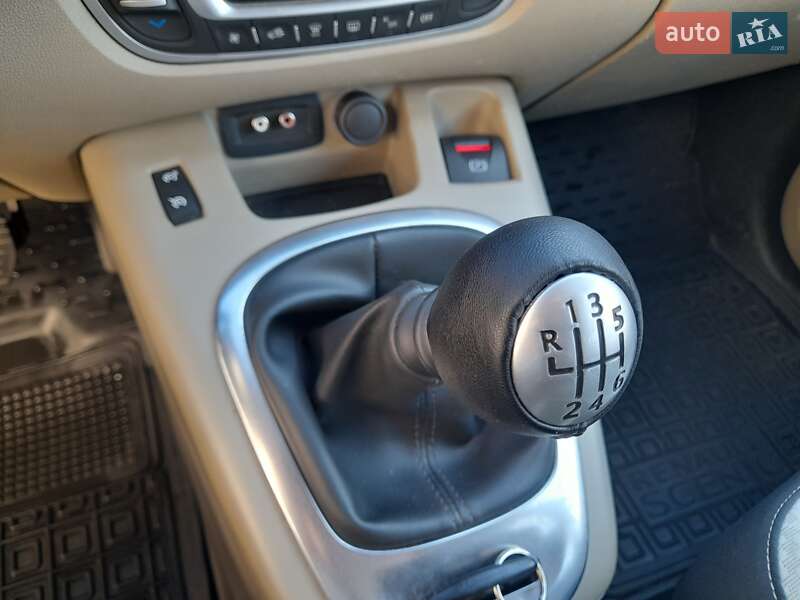 Мінівен Renault Megane Scenic 2011 в Луцьку