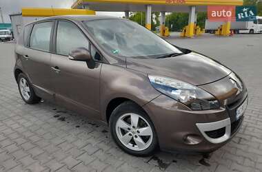 Минивэн Renault Megane Scenic 2011 в 