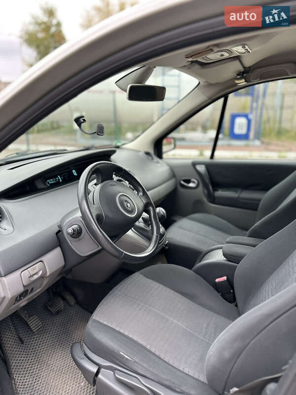 Минивэн Renault Megane Scenic 2006 в Нововолынске