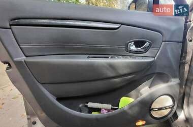 Минивэн Renault Megane Scenic 2016 в 