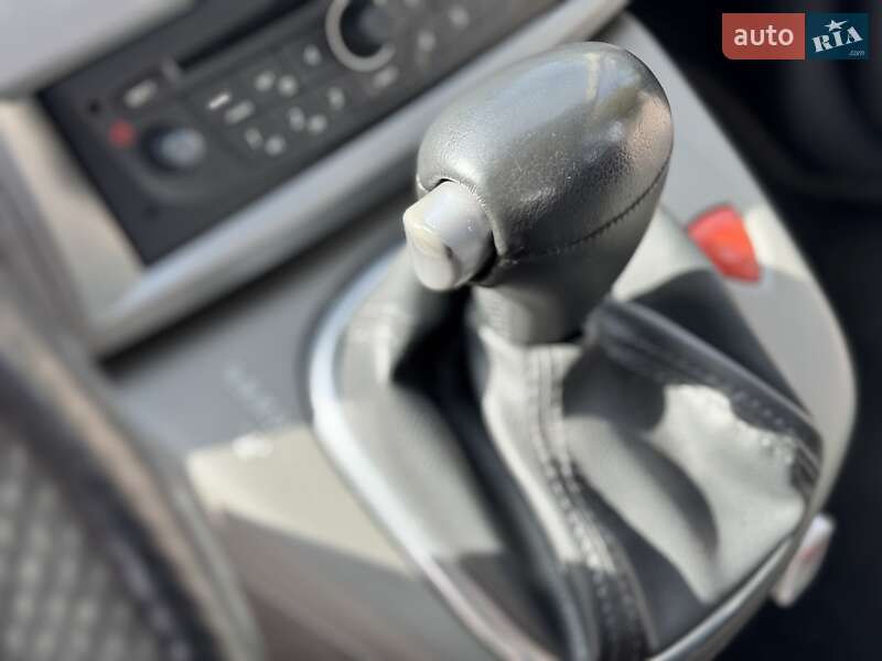 Минивэн Renault Megane Scenic 2008 в Киеве