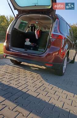 Минивэн Renault Megane Scenic 2013 в 