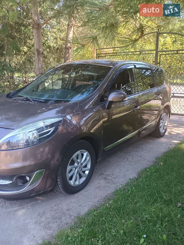 Мінівен Renault Megane Scenic 2013 в Лохвиці