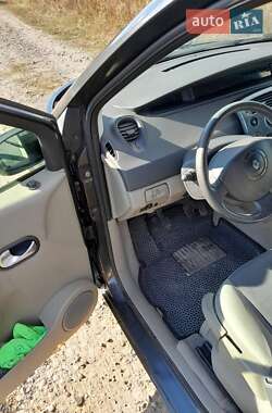 Минивэн Renault Megane Scenic 2005 в 