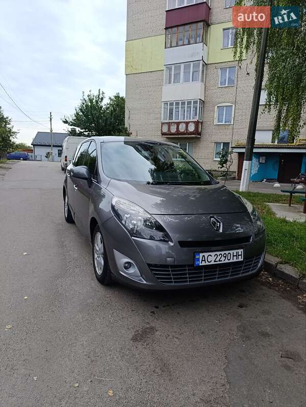 Минивэн Renault Megane Scenic 2009 в Владимире