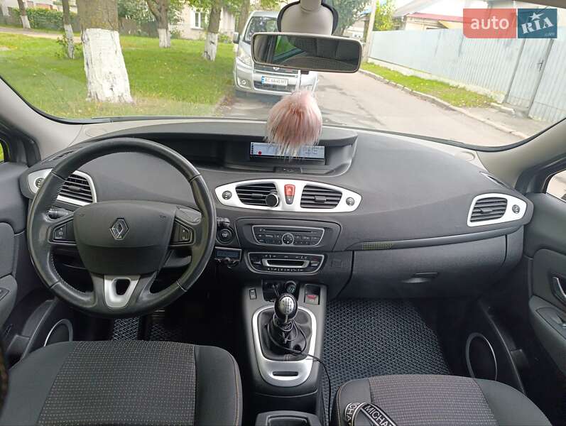 Минивэн Renault Megane Scenic 2009 в Владимире