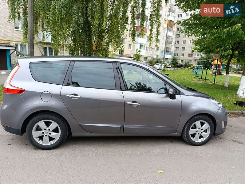 Минивэн Renault Megane Scenic 2009 в Владимире