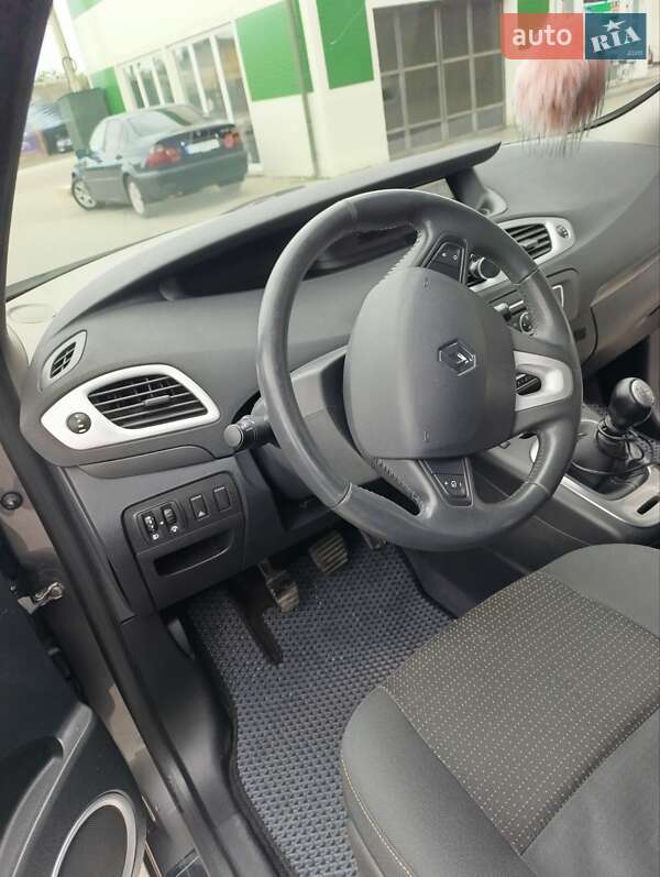 Минивэн Renault Megane Scenic 2009 в Владимире