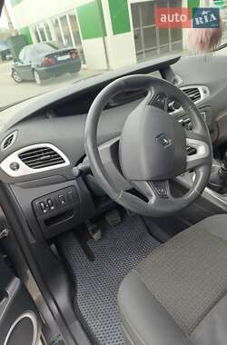 Мінівен Renault Megane Scenic 2009 в 