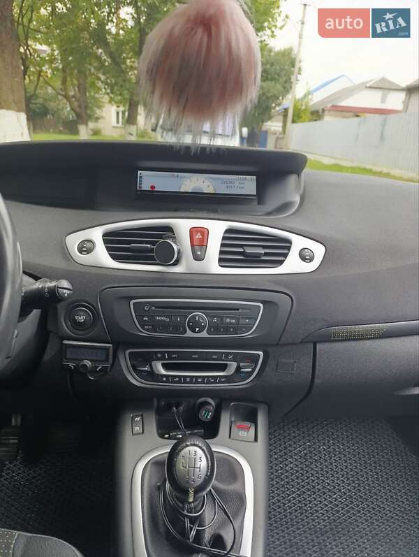 Минивэн Renault Megane Scenic 2009 в Владимире