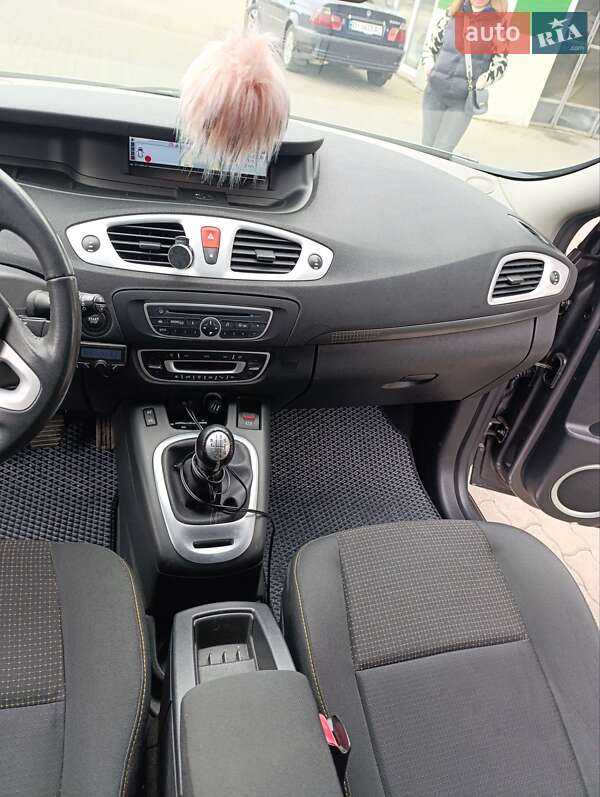 Минивэн Renault Megane Scenic 2009 в Владимире