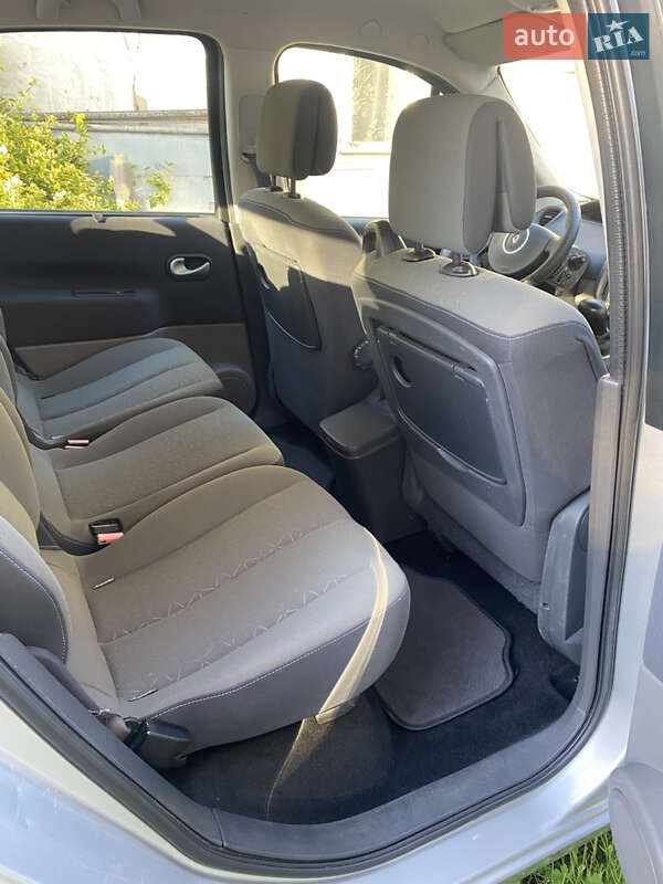 Мінівен Renault Megane Scenic 1999 в Рівному фото 8 Мінівен Renault Megane Scenic 1999 в Рівному