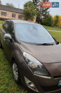 Минивэн Renault Megane Scenic 2010 в Хмельнике