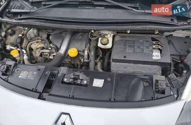 Минивэн Renault Megane Scenic 2010 в 