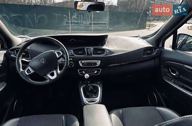 Минивэн Renault Megane Scenic 2012 в 