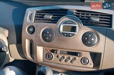 Минивэн Renault Megane Scenic 2004 в  фото 15 Минивэн Renault Megane Scenic 2004 в