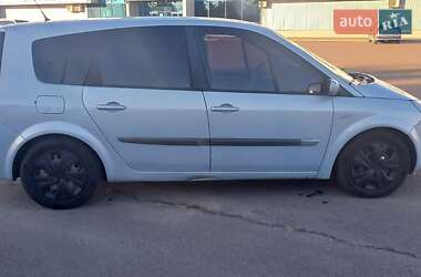 Минивэн Renault Megane Scenic 2004 в  фото 4 Минивэн Renault Megane Scenic 2004 в