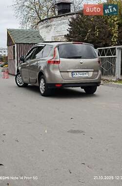Мінівен Renault Megane Scenic 2010 в 