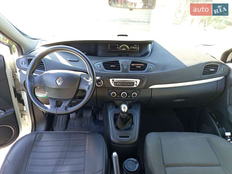 Минивэн Renault Megane Scenic 2013 в Киеве фото 18 Минивэн Renault Megane Scenic 2013 в Киеве