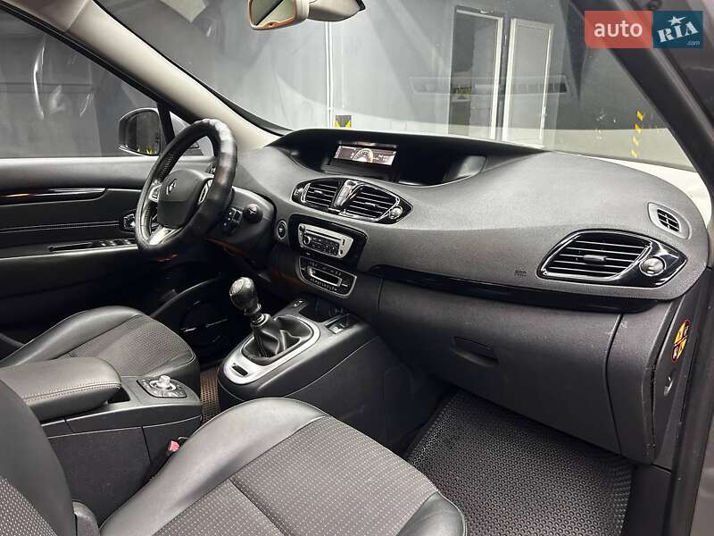 Мінівен Renault Megane Scenic 2012 в Чернівцях фото 25 Мінівен Renault Megane Scenic 2012 в Чернівцях