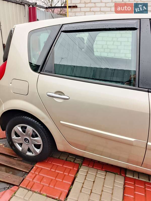 Минивэн Renault Megane Scenic 2009 в Коростене