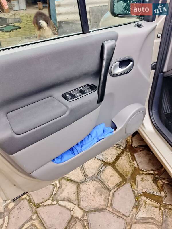 Минивэн Renault Megane Scenic 2009 в Коростене